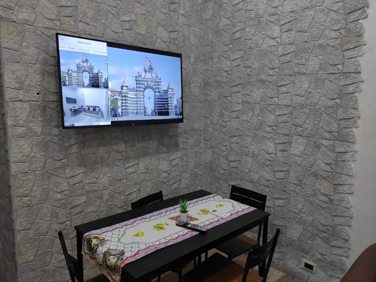 Tapia'S Rooms One Catania Bagian luar foto